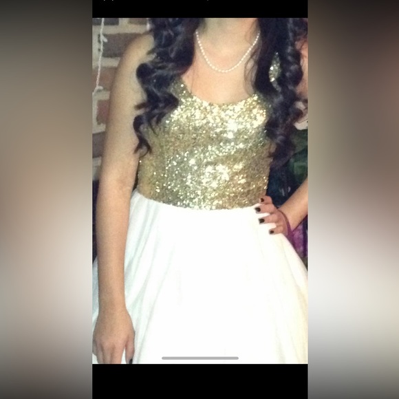 Dress - Picture 4 of 4